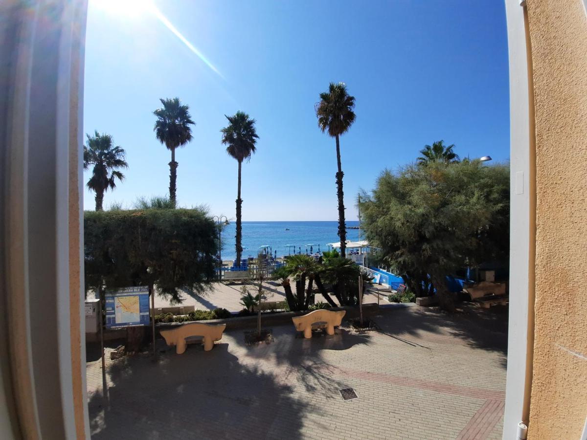 Finestre Sul Mare Villa San Lorenzo al Mare Rum bild